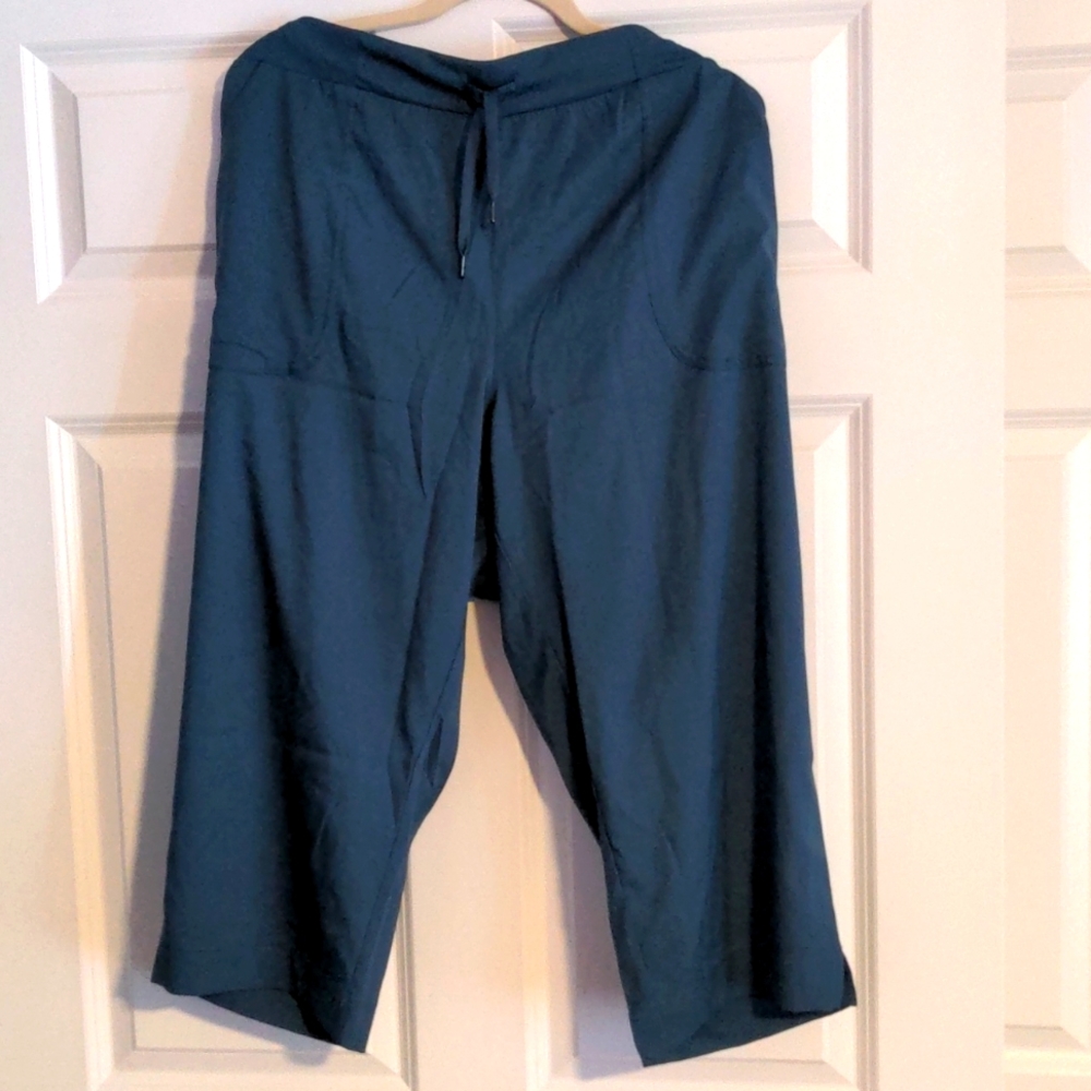 St. John's Bay Capri pants blue XXL